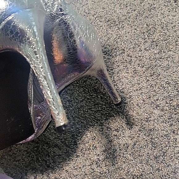 Boots - Picture 2 of 4